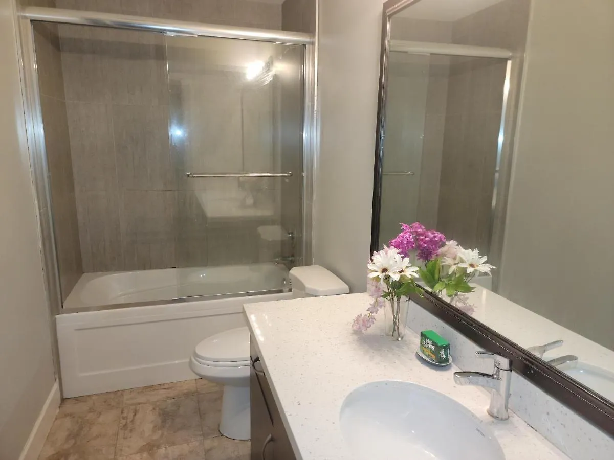 Oscar Inn & 2Bd Family Suite Or Private Room Abbotsford 0*,  Canada