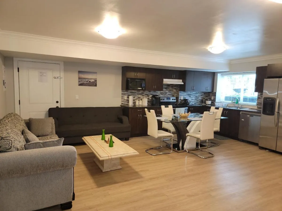 Guest house Oscar Inn & 2Bd Family Suite Or Private Room Abbotsford