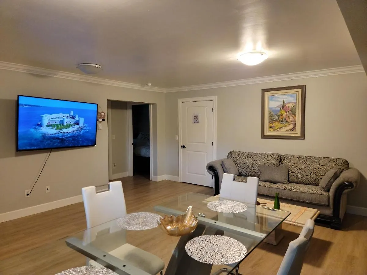 Guest house Oscar Inn & 2Bd Family Suite Or Private Room Abbotsford