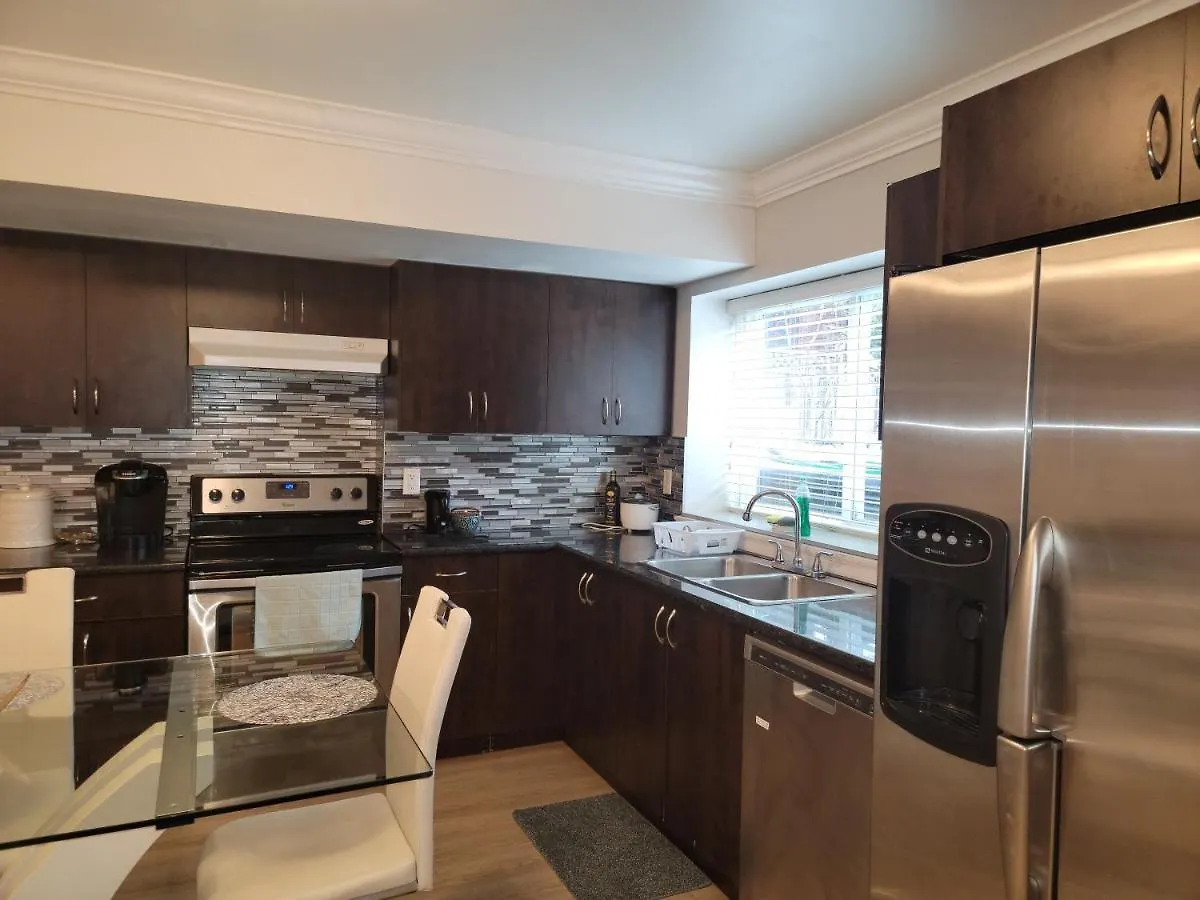 Guest house Oscar Inn & 2Bd Family Suite Or Private Room Abbotsford